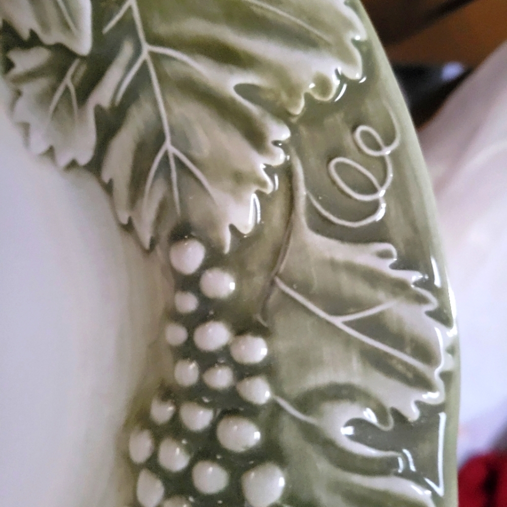 Williams Sonoma Napa Sage Grape Leaf Bowl - Picture 3 of 3